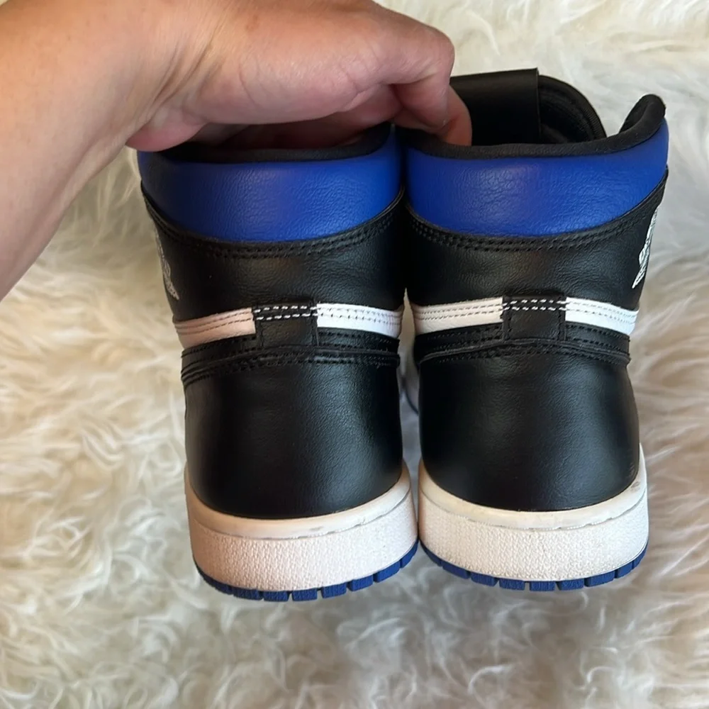 Nike Men’s Air Jordan 1 Retro High OG 'Royal Toe'  High-Top Sneakers Size 7.5 US - Picture 8 of 17